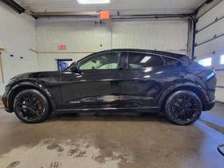 2022  Mustang Mach-E Premium in Bécancour (Gentilly Sector), Quebec - 4 - w320h240px