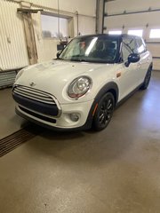 2015  Cooper Hardtop 5 Door 5 Portes,Bluetooth,Toit pano,Siège Chauffant,A/C in Bécancour (Gentilly Sector), Quebec - 2 - w320h240px