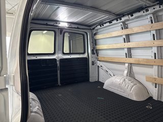 Chevrolet Express Cargo Van  2024 à Saint-Jean-Sur-Richelieu, Québec - 6 - w320h240px
