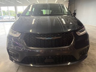 2021 Chrysler Pacifica Hybrid Touring L Plus in Saint-Jean-Sur-Richelieu, Quebec - 3 - w320h240px