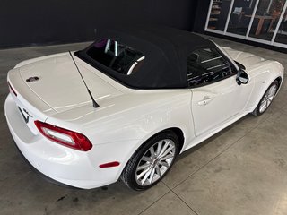2017 Fiat 124 SPIDER Lusso in Saint-Jean-Sur-Richelieu, Quebec - 4 - w320h240px