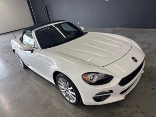 2017 Fiat 124 SPIDER Lusso in Saint-Jean-Sur-Richelieu, Quebec - 2 - w320h240px