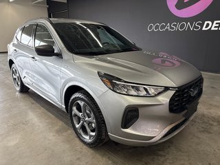 Ford Escape ST-Line 2023 à Saint-Jean-Sur-Richelieu, Québec - 2 - w320h240px