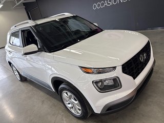 2022 Hyundai Venue Preferred in Saint-Jean-Sur-Richelieu, Quebec - 2 - w320h240px