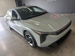 2025 Kia K4 EX in Saint-Jean-Sur-Richelieu, Quebec - 2 - w320h240px
