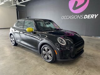 2022 MINI 5 Door Cooper in Saint-Jean-Sur-Richelieu, Quebec - 2 - w320h240px