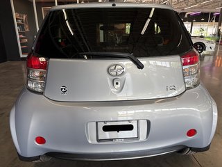 2014 Scion iQ 10 serie in Saint-Jean-Sur-Richelieu, Quebec - 5 - w320h240px