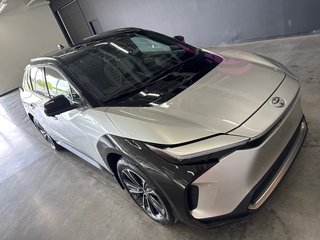 Toyota BZ4X XLE tech 2023 à Saint-Jean-Sur-Richelieu, Québec - 2 - w320h240px