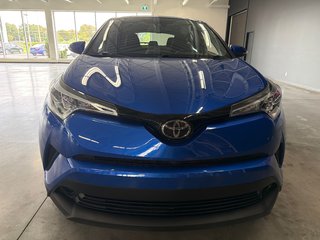 2019 Toyota C-HR LE in Saint-Jean-Sur-Richelieu, Quebec - 3 - w320h240px