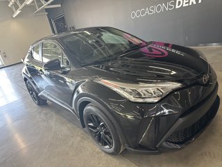 2022 Toyota C-HR LE in Saint-Jean-Sur-Richelieu, Quebec - 2 - w320h240px