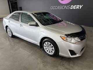 Toyota Camry Hybrid LE 2013 à Saint-Jean-Sur-Richelieu, Québec - 2 - w320h240px