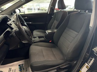 Toyota Camry LE 2016 à Saint-Jean-Sur-Richelieu, Québec - 6 - w320h240px