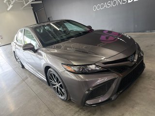 2022 Toyota Camry SE GROUPE AMÉLIORÉ in Saint-Jean-Sur-Richelieu, Quebec - 2 - w320h240px