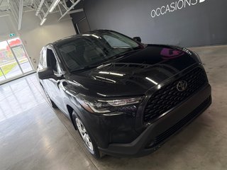 2022 Toyota Corolla Cross L in Saint-Jean-Sur-Richelieu, Quebec - 2 - w320h240px
