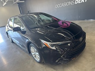 Toyota Corolla Hatchback SE 2023 à Saint-Jean-Sur-Richelieu, Québec - 2 - w320h240px