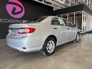 2012 Toyota Corolla CE in Saint-Jean-Sur-Richelieu, Quebec - 4 - w320h240px