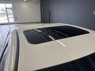 2015 Toyota Corolla S in Saint-Jean-Sur-Richelieu, Quebec - 4 - w320h240px