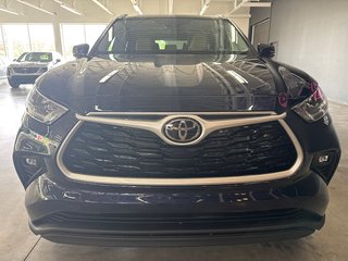 2022 Toyota Highlander XLE in Saint-Jean-Sur-Richelieu, Quebec - 3 - w320h240px