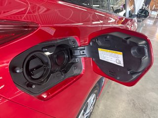 2021 Toyota PRIUS PRIME in Saint-Jean-Sur-Richelieu, Quebec - 5 - w320h240px