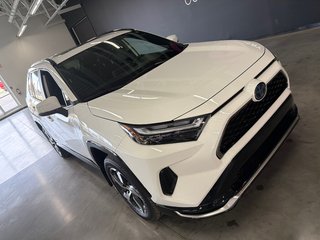 Toyota RAV4 Prime SE 2024 à Saint-Jean-Sur-Richelieu, Québec - 2 - w320h240px