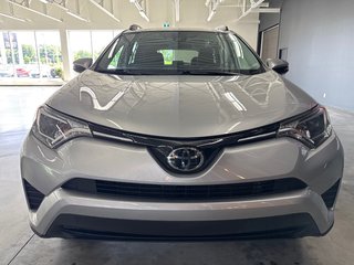2018 Toyota RAV4 LE in Saint-Jean-Sur-Richelieu, Quebec - 3 - w320h240px