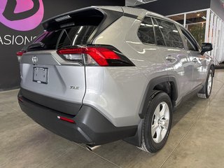 2021 Toyota RAV4 XLE in Saint-Jean-Sur-Richelieu, Quebec - 6 - w320h240px