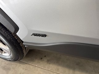 2022 Toyota RAV4 Hybrid XLE in Saint-Jean-Sur-Richelieu, Quebec - 5 - w320h240px