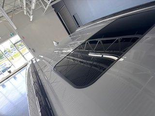 Toyota RAV4 Hybrid SE 2023 à Saint-Jean-Sur-Richelieu, Québec - 4 - w320h240px