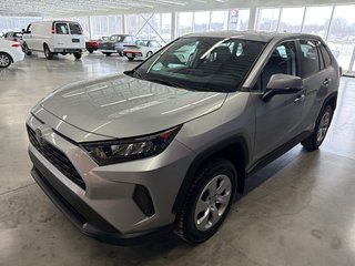 2025 Toyota RAV4 LE in Saint-Jean-Sur-Richelieu, Quebec - 5 - w320h240px