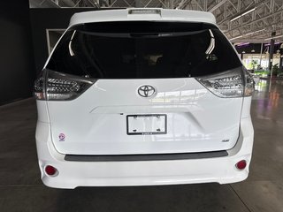 2018 Toyota Sienna SE in Saint-Jean-Sur-Richelieu, Quebec - 6 - w320h240px