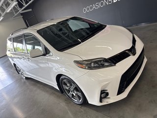 2018 Toyota Sienna SE in Saint-Jean-Sur-Richelieu, Quebec - 2 - w320h240px