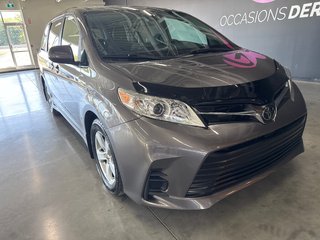 2020 Toyota Sienna LE in Saint-Jean-Sur-Richelieu, Quebec - 3 - w320h240px
