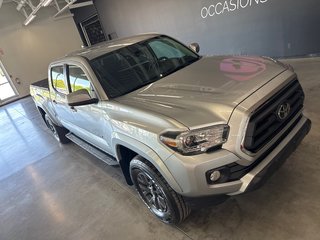 2023 Toyota Tacoma SR5 in Saint-Jean-Sur-Richelieu, Quebec - 2 - w320h240px