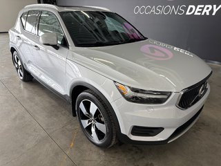 2022 Volvo XC40 Momentum in Saint-Jean-Sur-Richelieu, Quebec - 3 - w320h240px