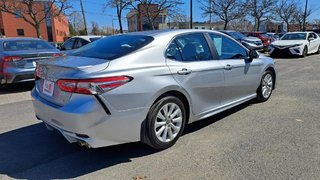 2020  Camry SE in Longueuil, Quebec - 3 - w320h240px