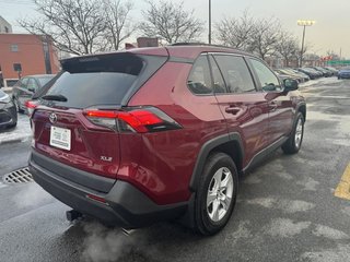 2019  RAV4 XLE in Longueuil, Quebec - 4 - w320h240px