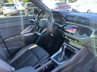 Audi Q3 Komfort SLINE CUIR TOIT PANORAMIQUE 2024 à St-Jean-Sur-Richelieu, Québec - 3 - w320h240px