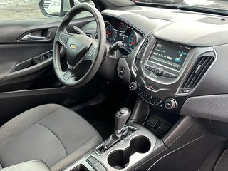 2018 Chevrolet Cruze LT RS MAGS SIEGES CHAUFFANTS in St-Jean-Sur-Richelieu, Quebec - 3 - w320h240px