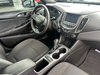 2018 Chevrolet Cruze LT RS MAGS SIEGES CHAUFFANTS in St-Jean-Sur-Richelieu, Quebec - 3 - w320h240px