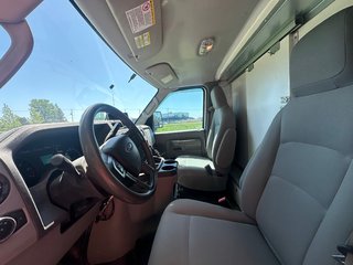 2022 Ford E-450 IDÉAL POUR DÉMÉNAGEMENT LIVRAISON CONSTRUCTION in St-Jean-Sur-Richelieu, Quebec - 4 - w320h240px