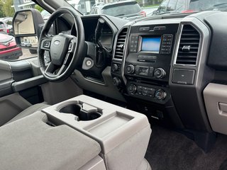 Ford F-150 XLT 4X4 XTR CREW V6 3.5 2016 à St-Jean-Sur-Richelieu, Québec - 2 - w320h240px