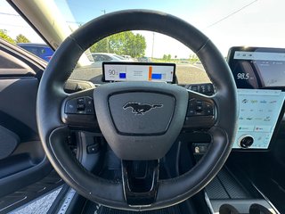 2021 Ford Mustang Mach-E Premium AWD CUIR TOIT PANORAMIQUE in St-Jean-Sur-Richelieu, Quebec - 3 - w320h240px