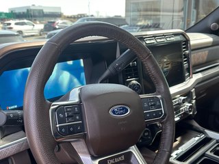 2023 Ford Super Duty F-250 SRW F250 KING RANCH 4X4 CREW 6.7L DIESEL TOIT PANO in St-Jean-Sur-Richelieu, Quebec - 2 - w320h240px