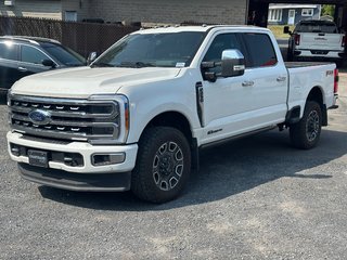 Ford Super Duty F-250 SRW PLATINUM DIESEL 6.7 NAVIGATION TOIT PANORAMIQUE 2023 à St-Jean-Sur-Richelieu, Québec - 4 - w320h240px