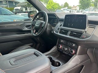 GMC Yukon XL AT4 CUIR TOIT PANORAMIQUE SEULEMENT 034772 KM 2022 à St-Jean-Sur-Richelieu, Québec - 4 - w320h240px