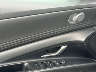 Hyundai Elantra Preferred TOIT OUVRANT SIEGES VOLANT CHAUFFANTS 2021 à St-Jean-Sur-Richelieu, Québec - 3 - w320h240px