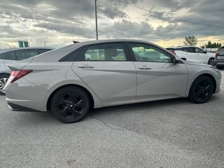 Hyundai Elantra Preferred TOIT OUVRANT SIEGES VOLANT CHAUFFANTS 2021 à St-Jean-Sur-Richelieu, Québec - 4 - w320h240px