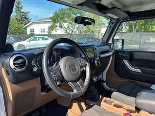 2012 Jeep Wrangler Sahara 4X4 SEULEMENT 108174 KM in St-Jean-Sur-Richelieu, Quebec - 3 - w320h240px