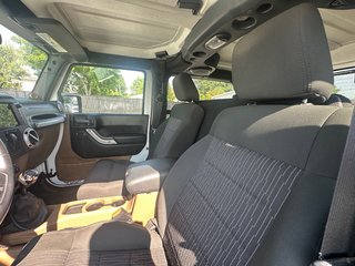 2012 Jeep Wrangler Sahara 4X4 SEULEMENT 108174 KM in St-Jean-Sur-Richelieu, Quebec - 4 - w320h240px