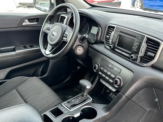 2017 Kia Sportage LX AWD SIEGES CHAUFFANTS in St-Jean-Sur-Richelieu, Quebec - 3 - w320h240px